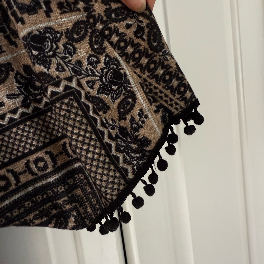 Unique Paisley Patterned Duster - Picture 3 of 5